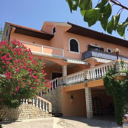 Apartments Tartuga Rab Town Exterior photo
