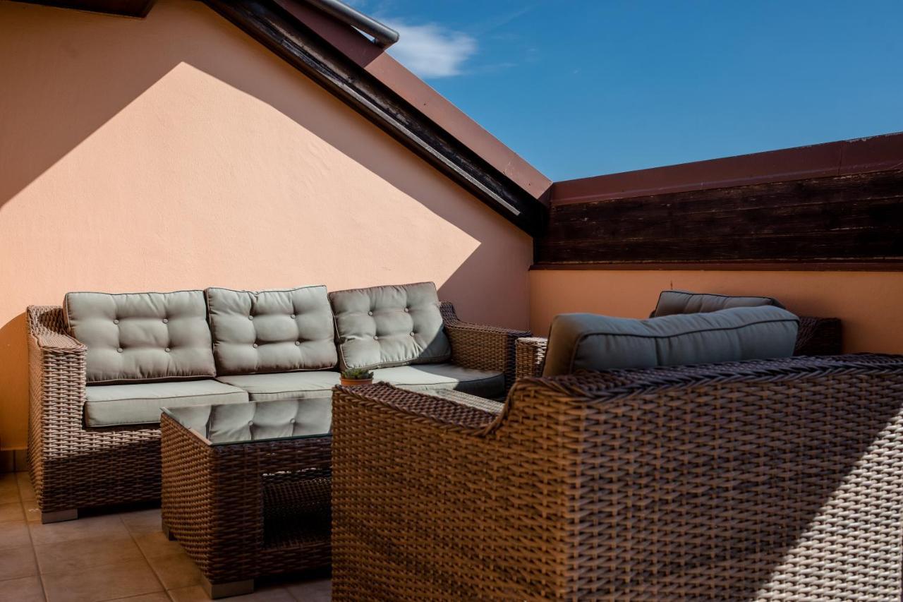 Apartments Tartuga Rab Town Exterior photo