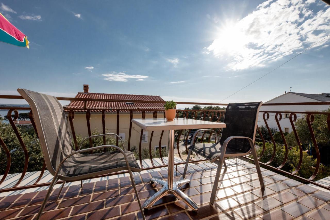 Apartments Tartuga Rab Town Exterior photo