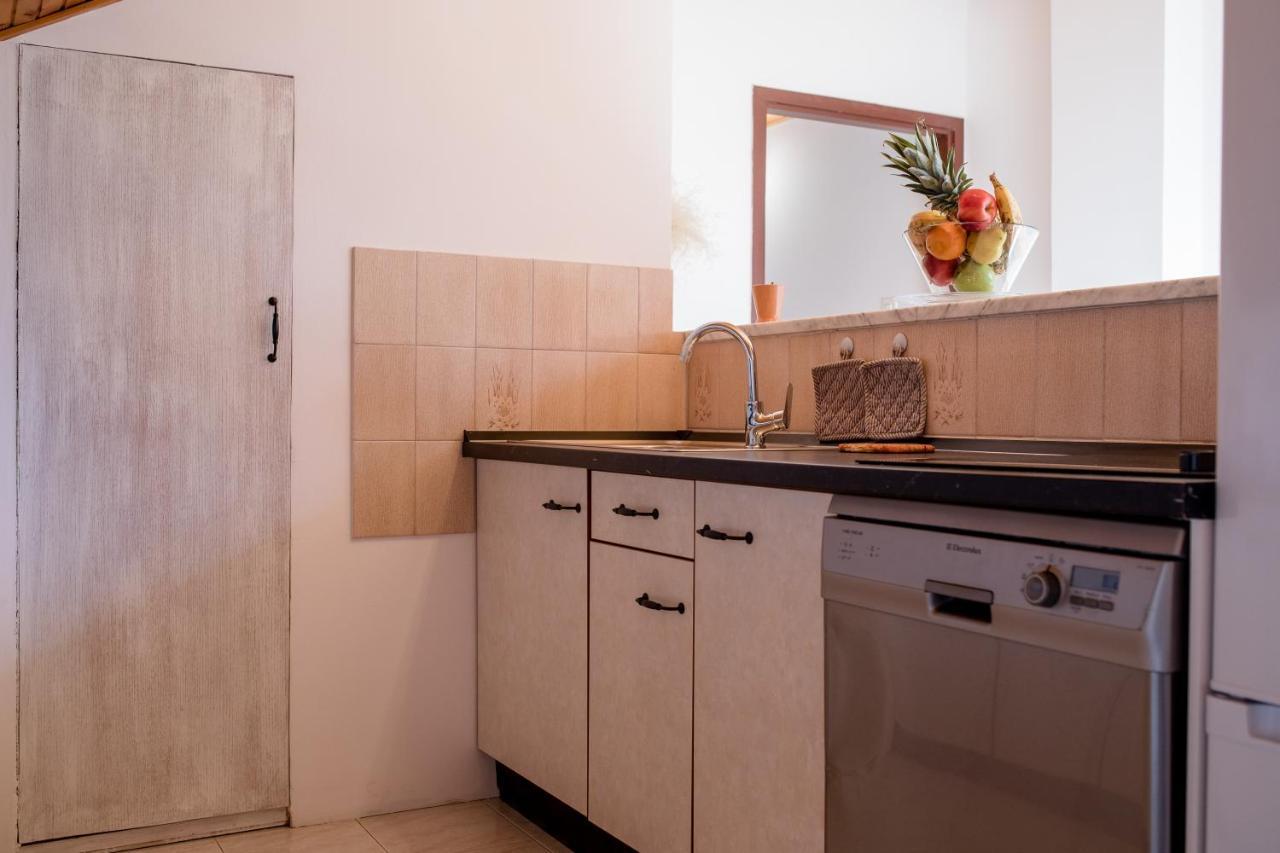 Apartments Tartuga Rab Town Exterior photo