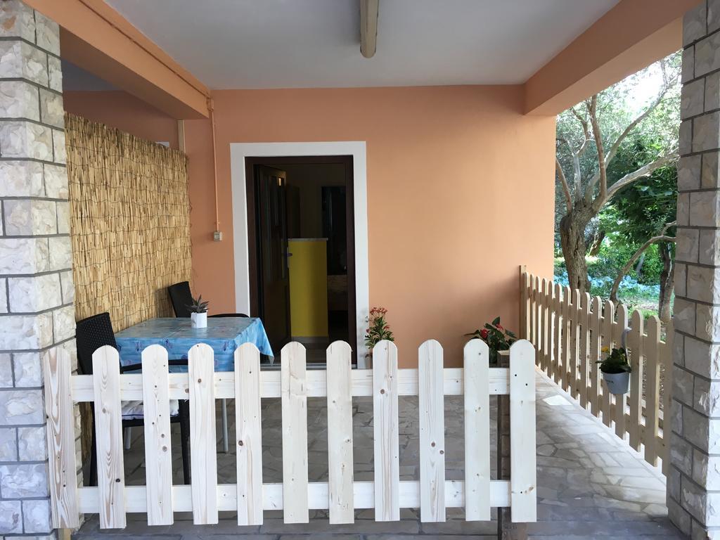 Apartments Tartuga Rab Town Exterior photo